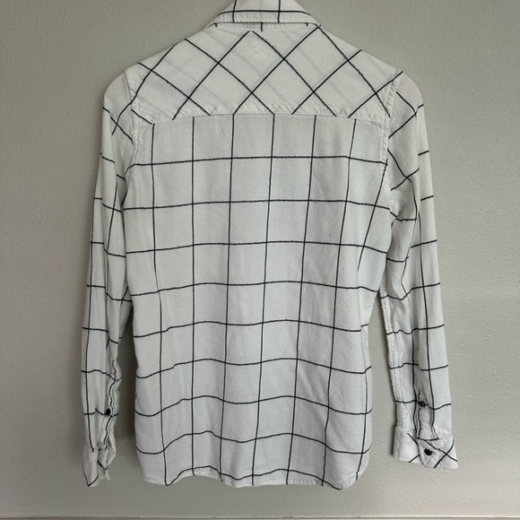 GAP White and Black Flannel Checkered Button-up Collared Shirt Women’s - Picture 5 of 5